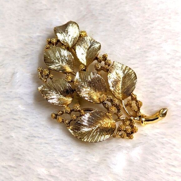 Vintage 1950's Signed Lisner Textured Leaf/Branch Brooche - Picture 12 of 12